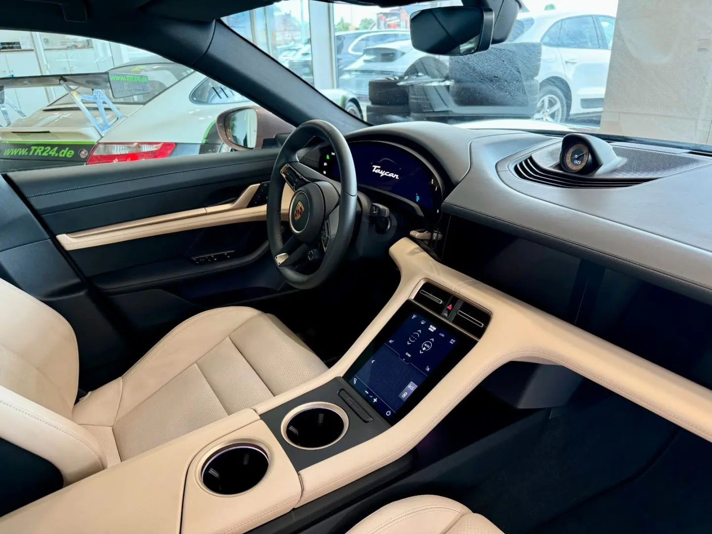 Taycan Performance HeadUP Panorama APPROVED