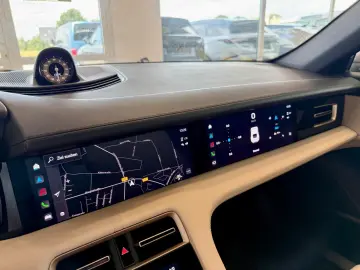 Taycan Performance HeadUP Panorama APPROVED