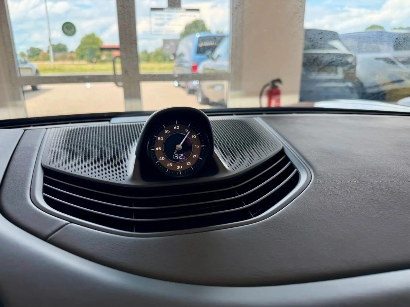 Taycan Performance HeadUP Panorama APPROVED