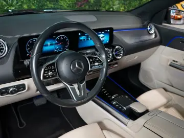 GLA 180 LED CAMERA Beige
