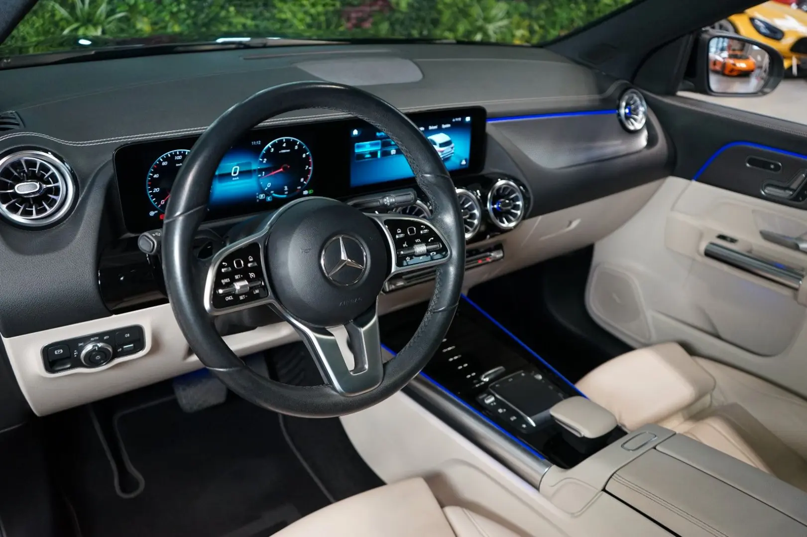 GLA 180 LED CAMERA Beige