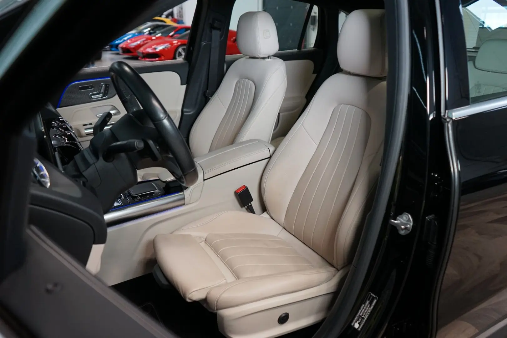 GLA 180 LED CAMERA Beige