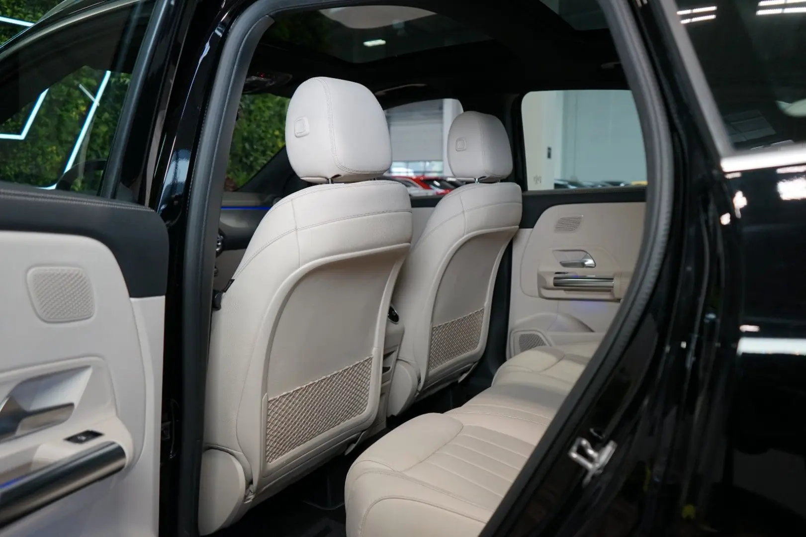 GLA 180 LED CAMERA Beige