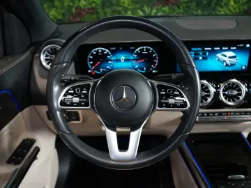 GLA 180 LED CAMERA Beige