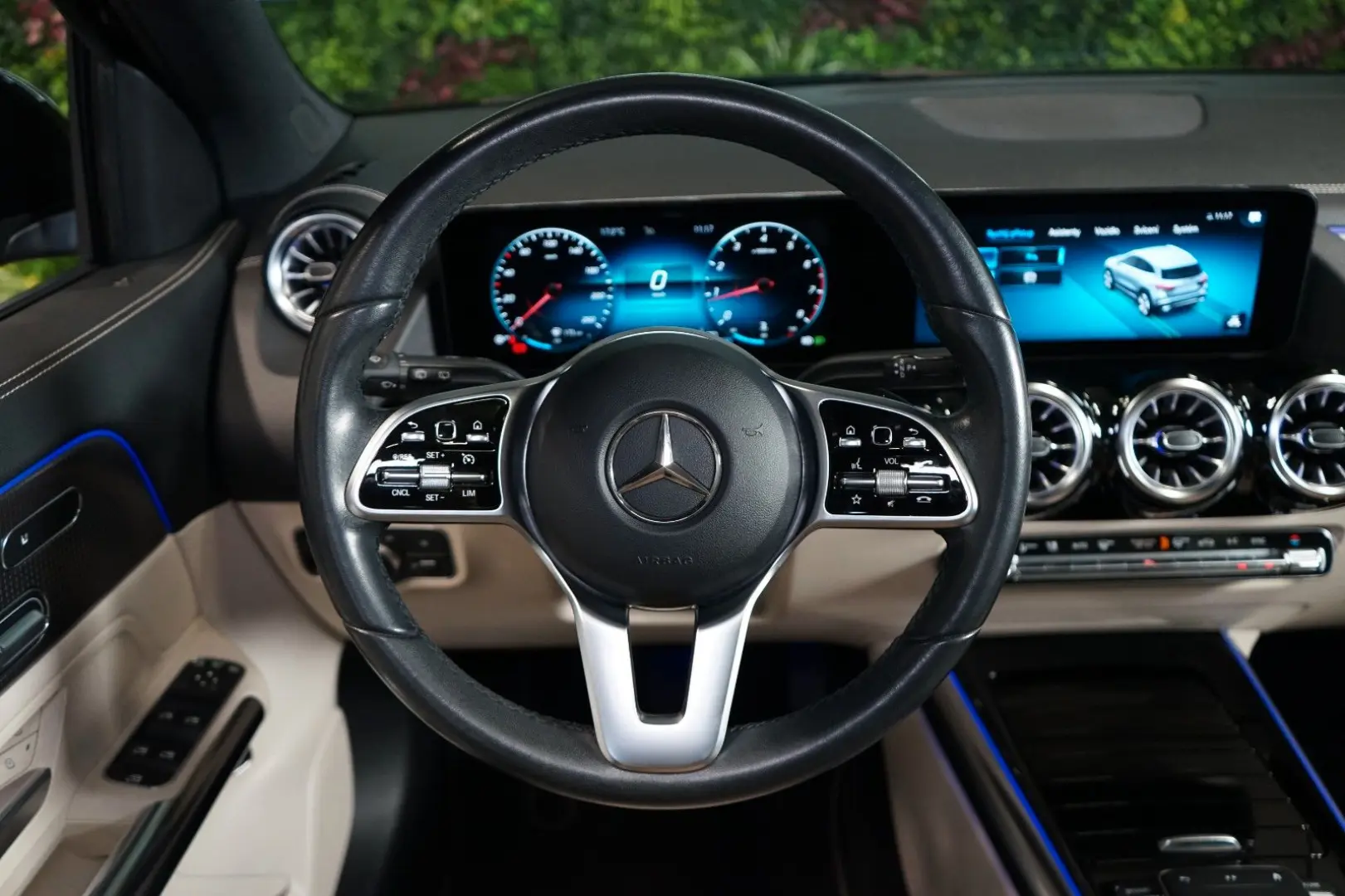 GLA 180 LED CAMERA Beige