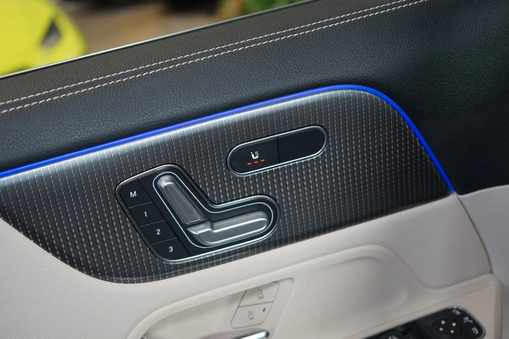 GLA 180 LED CAMERA Beige