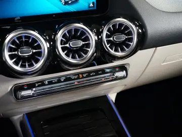 GLA 180 LED CAMERA Beige