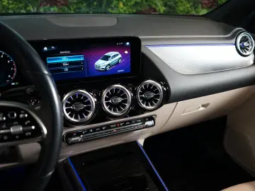 GLA 180 LED CAMERA Beige