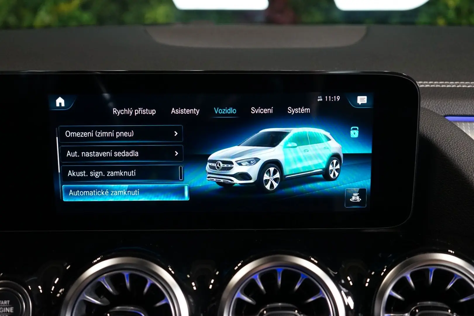 GLA 180 LED CAMERA Beige
