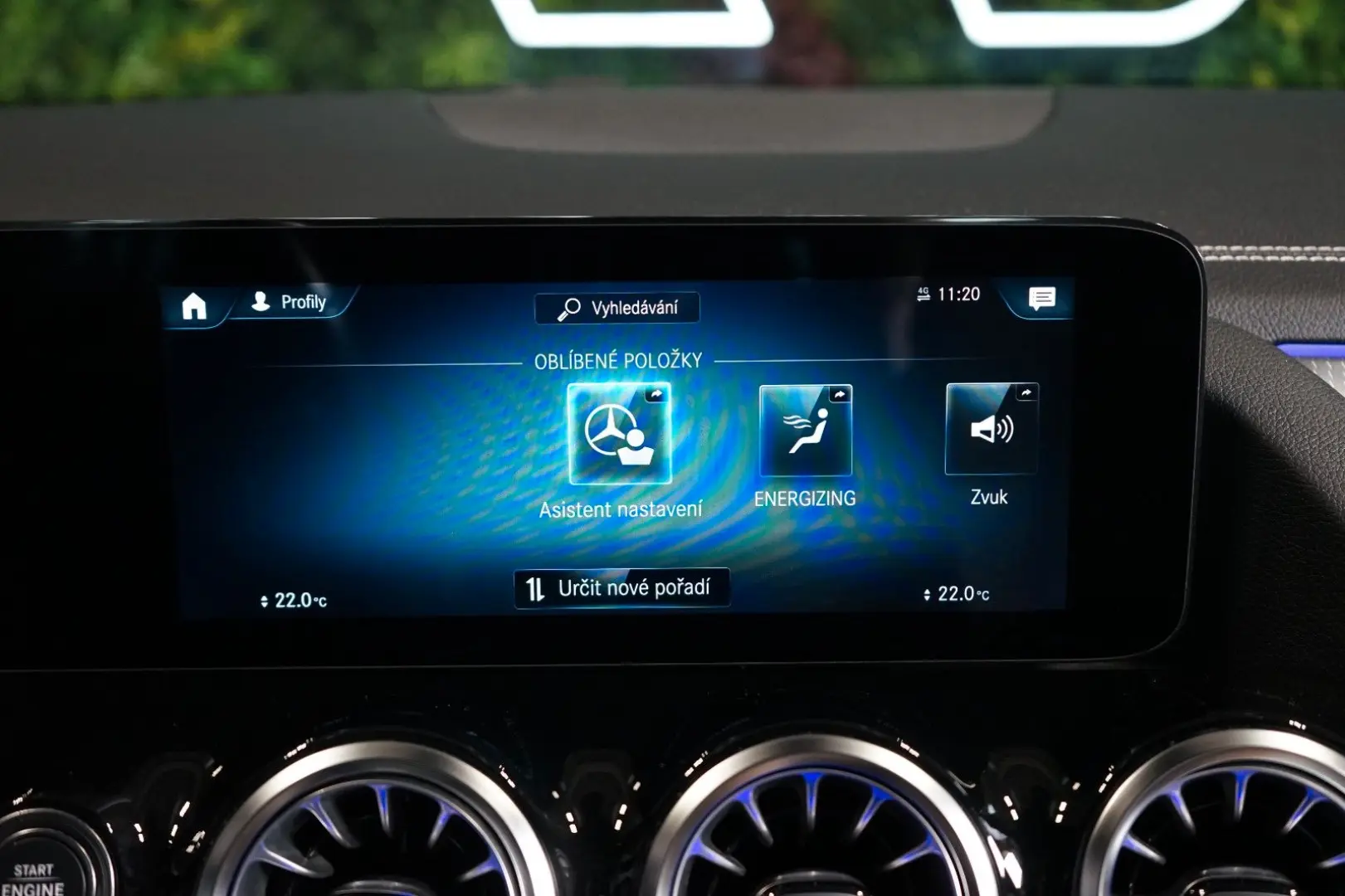 GLA 180 LED CAMERA Beige