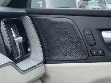 XC60 B5 D Ultimate Bright AWD AHK STHZG Massage