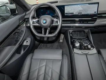 520i M Sport Pro Pano AHK DA  PA  IconicGlow