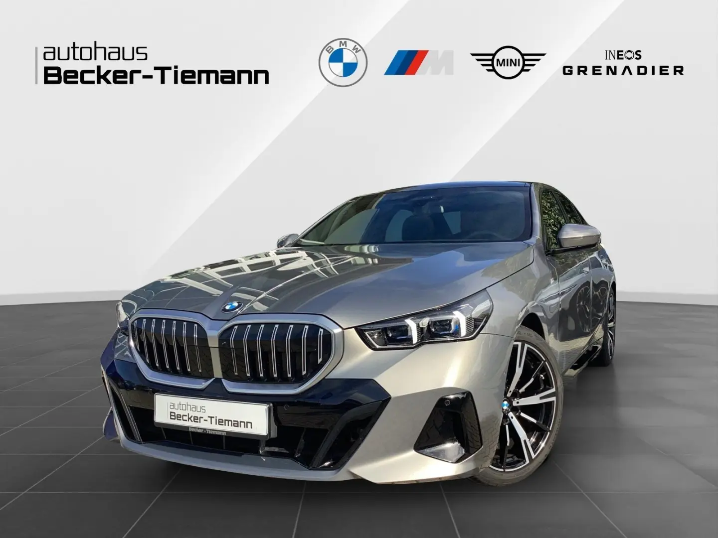 520d xDrive Limousine 20    M Paket   Pano   Bow