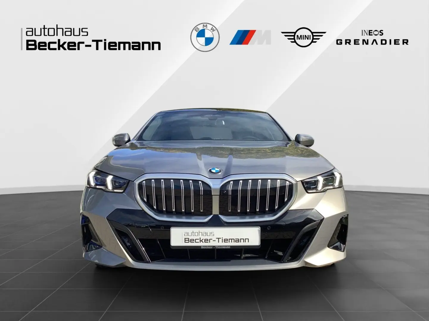520d xDrive Limousine 20    M Paket   Pano   Bow