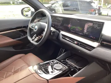 520d xDrive Limousine 20    M Paket   Pano   Bow