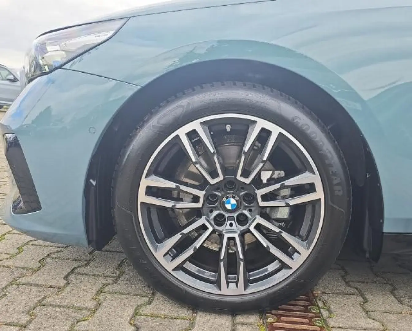 520 i M-Sport AHK Head-Up Pano ACC H K-Sound 360