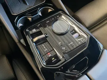 520d Limousine LivePro AdLED H K 360  DrA HUD