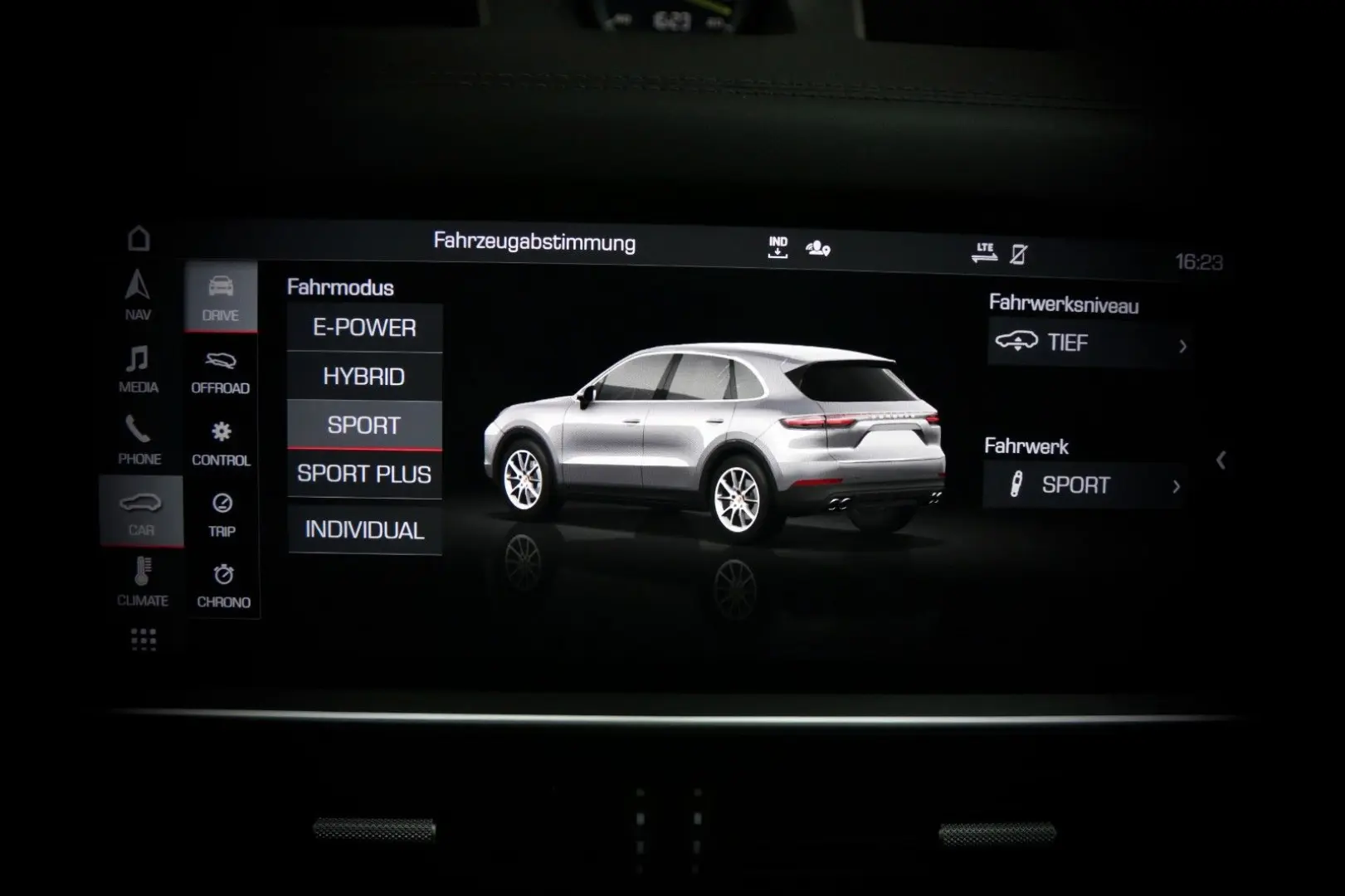 Cayenne E-Hybrid 18Wege Panorama 360  Luft AHK