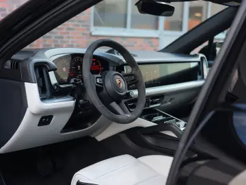 Cayenne Coupe E-Hybrid   Pano - AHK - BOSE