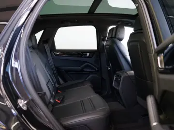 Porsche Cayenne E-Hybrid LUFT PANO HeadUP ACC