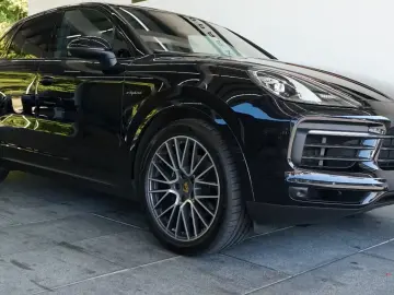 Porsche Cayenne E-Hybrid LUFT PANO HeadUP ACC