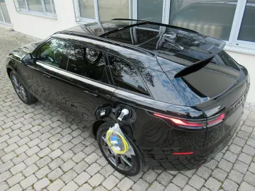MY25 P400e DYN HSE LUXUS HEAD 3D 750W BELÜ NP111