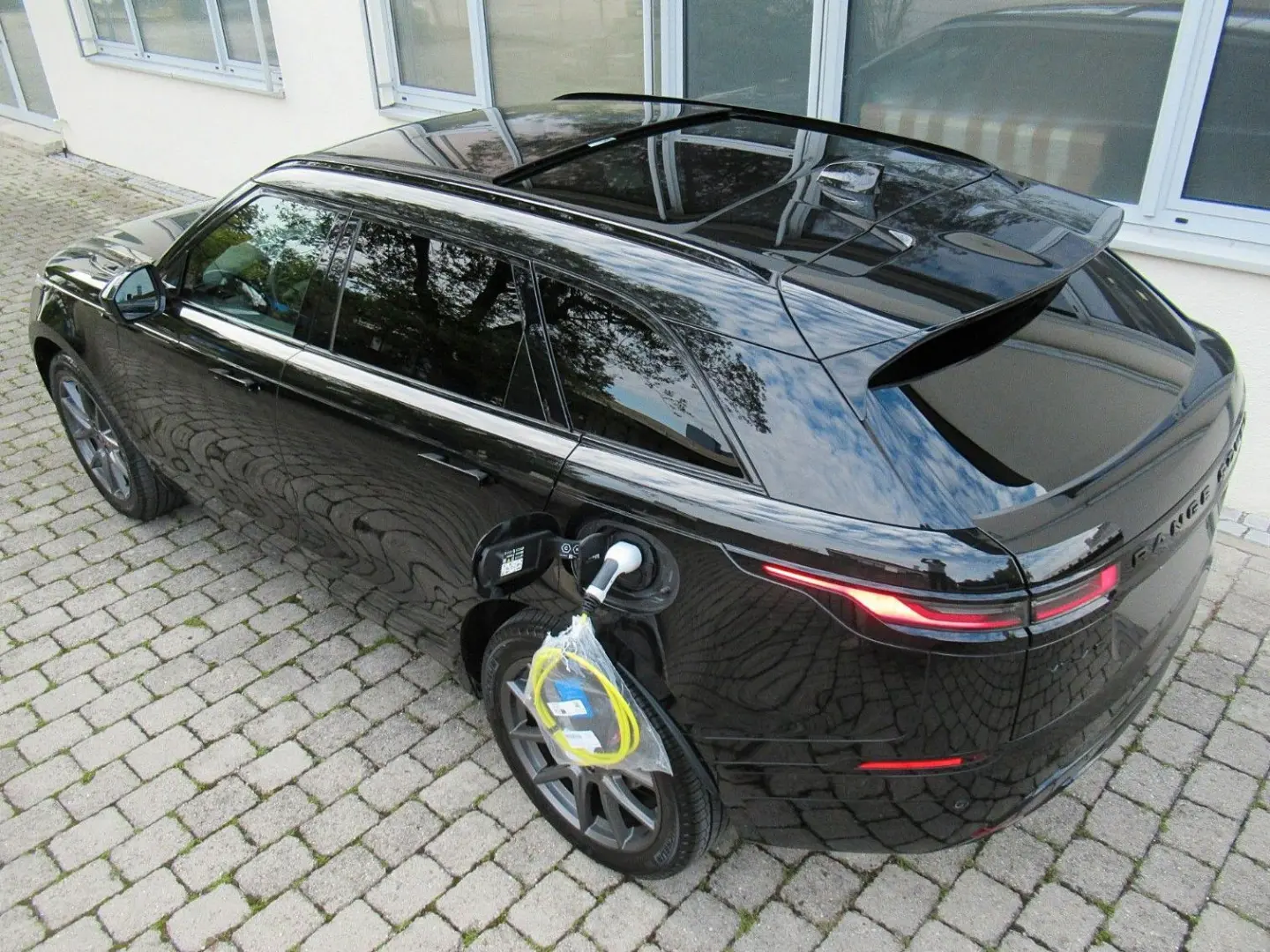 MY25 P400e DYN HSE LUXUS HEAD 3D 750W BELÜ NP111