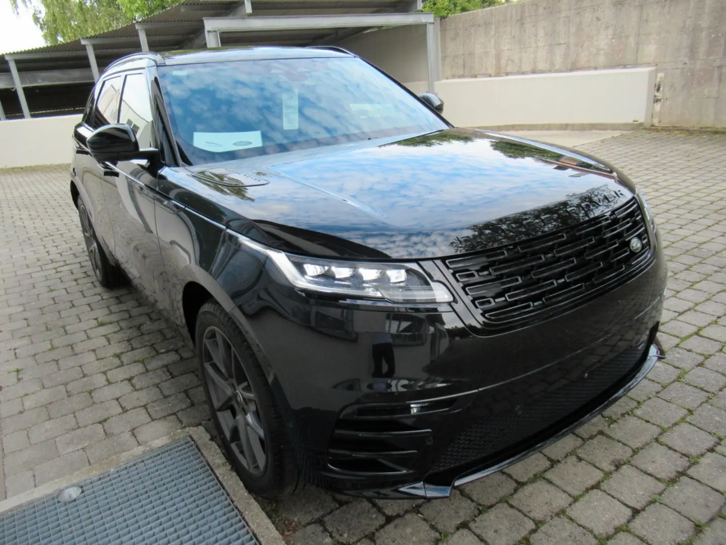 MY25 P400e DYN HSE LUXUS HEAD 3D 750W BELÜ NP111