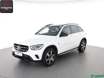 GLC 300 e 4M NIGHT PANO LEDILS TRITTBRETTER AHK