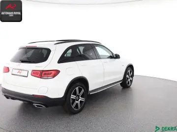 GLC 300 e 4M NIGHT PANO LEDILS TRITTBRETTER AHK