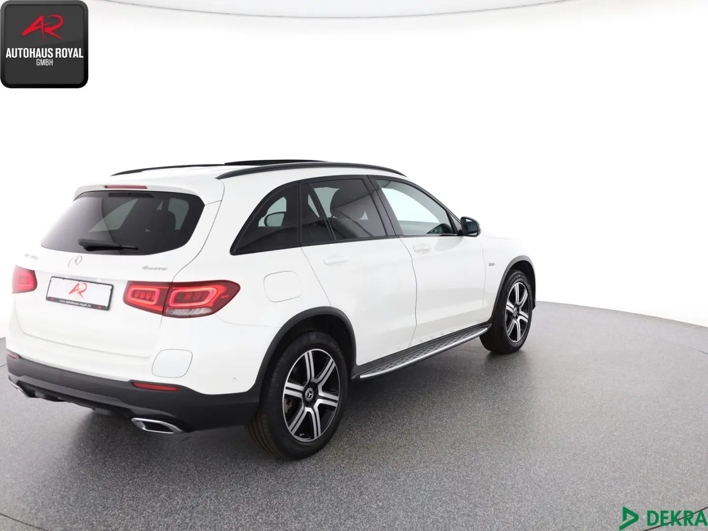 GLC 300 e 4M NIGHT PANO LEDILS TRITTBRETTER AHK