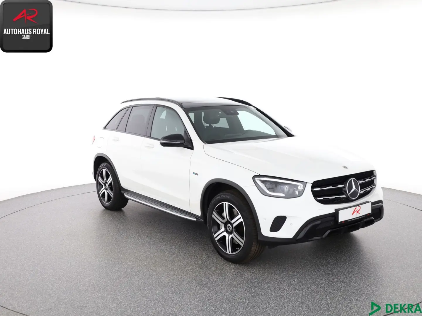GLC 300 e 4M NIGHT PANO LEDILS TRITTBRETTER AHK