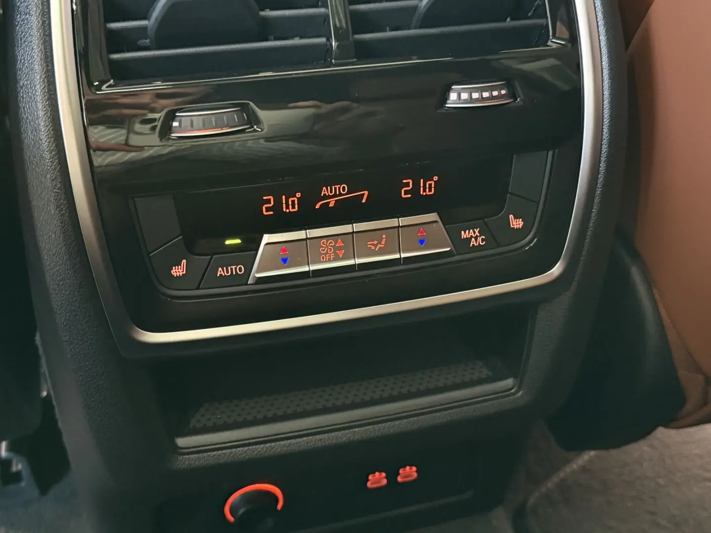 X7 xDrive 40 d PanoramaSD Leder Standheizung 22