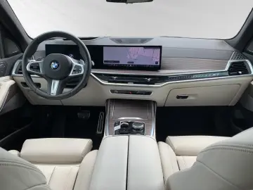X7 xDrive40d M Sport Pro AHK PanoSkyLounge H K