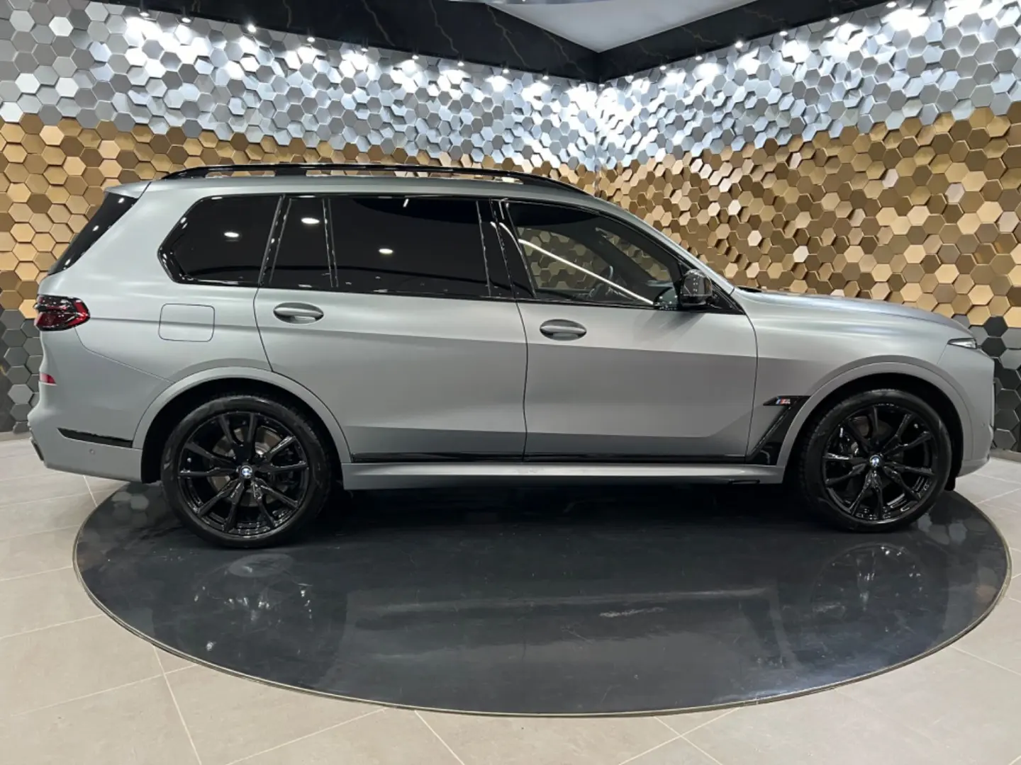 X7 M60 i  B&W Sky Lounge Carbon Soft Voll