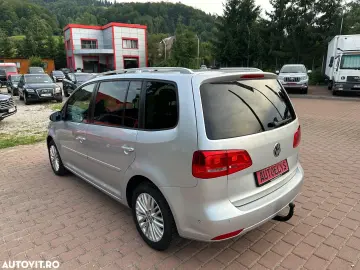 Volkswagen Touran 1.6 TDI DPF DSG Cup