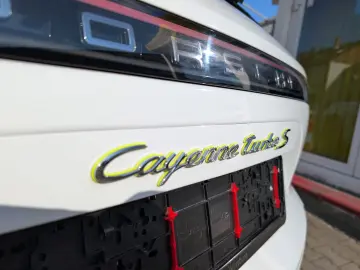 Cayenne Turbo S E-Hy Sport ACC 360 Massage HUD
