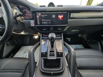 Cayenne Turbo S E-Hy Sport ACC 360 Massage HUD