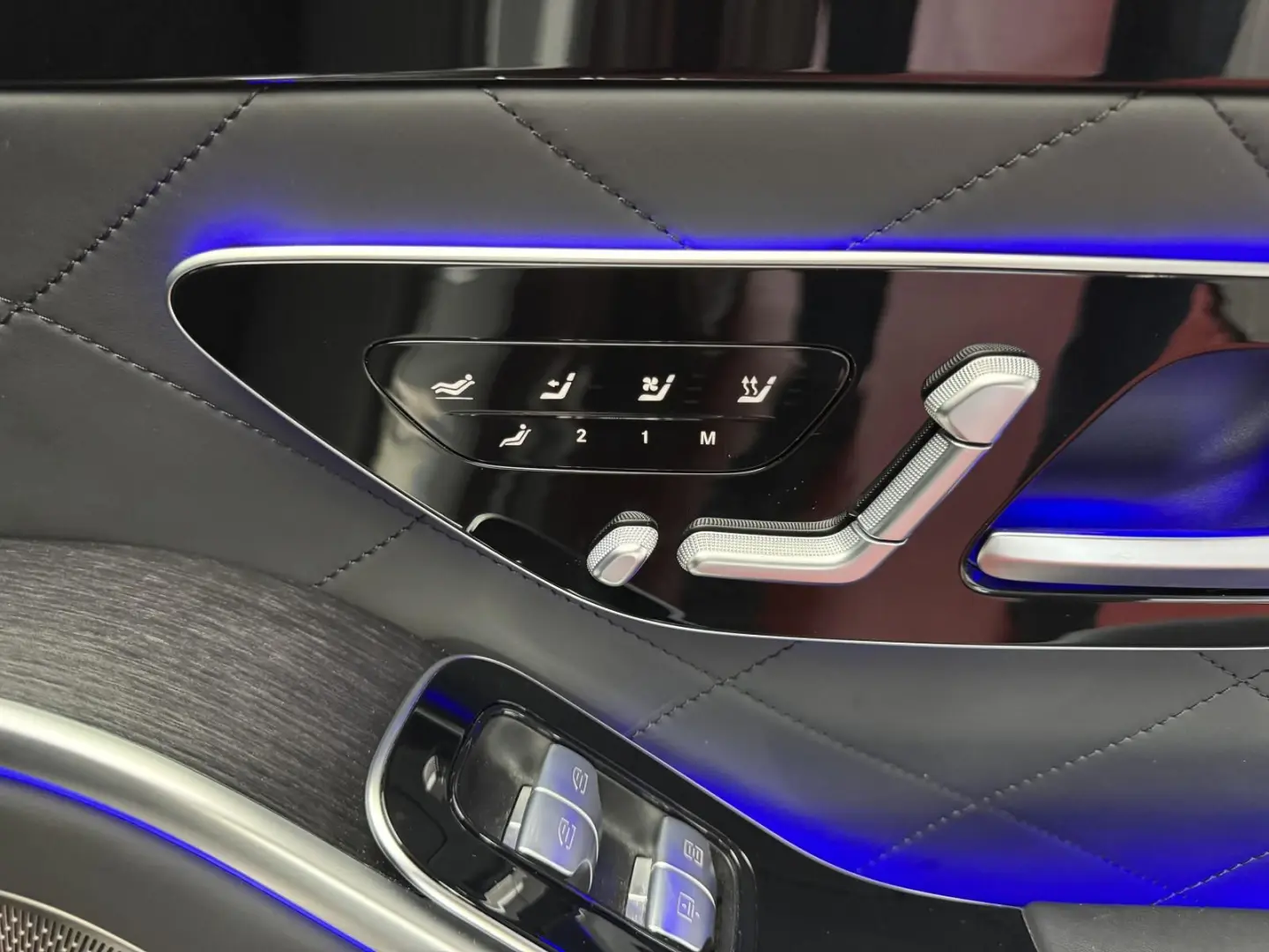 S 580 e L AMG Distronic Kamera HUD Burmester Pan