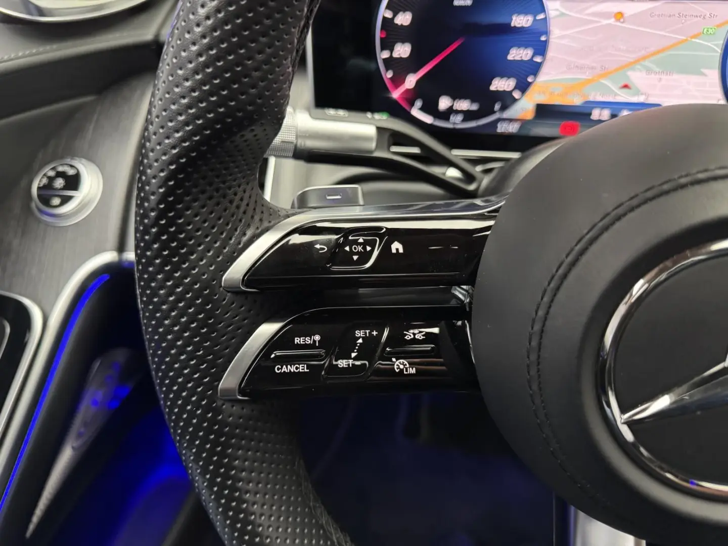 S 580 e L AMG Distronic Kamera HUD Burmester Pan