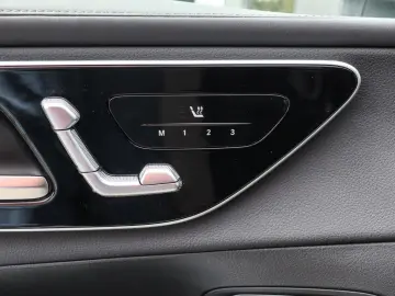 GLC 300 de 4M AMG-Sport Pano AHK Winter 360 Memo
