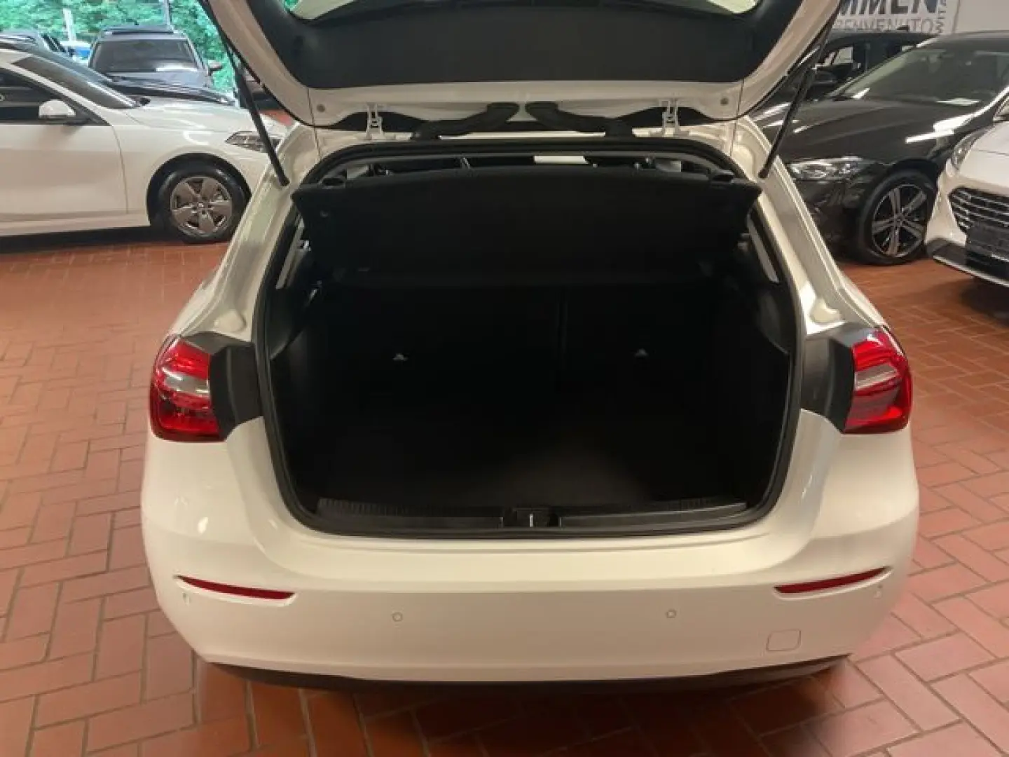 A 200 Navi Parkassistent MBUX