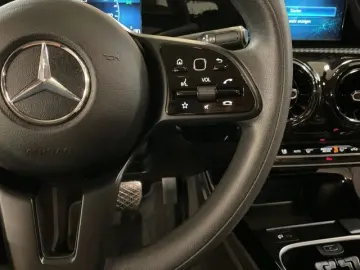 A 200 Navi Parkassistent MBUX