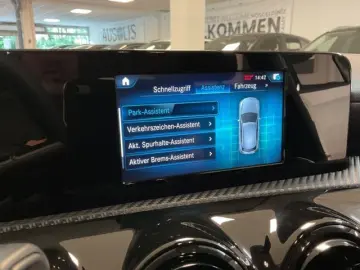 A 200 Navi Parkassistent MBUX