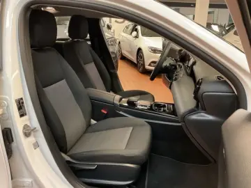 A 200 Navi Parkassistent MBUX