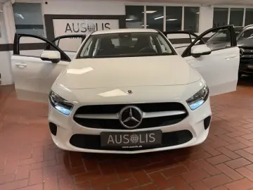 A 200 Navi Parkassistent MBUX