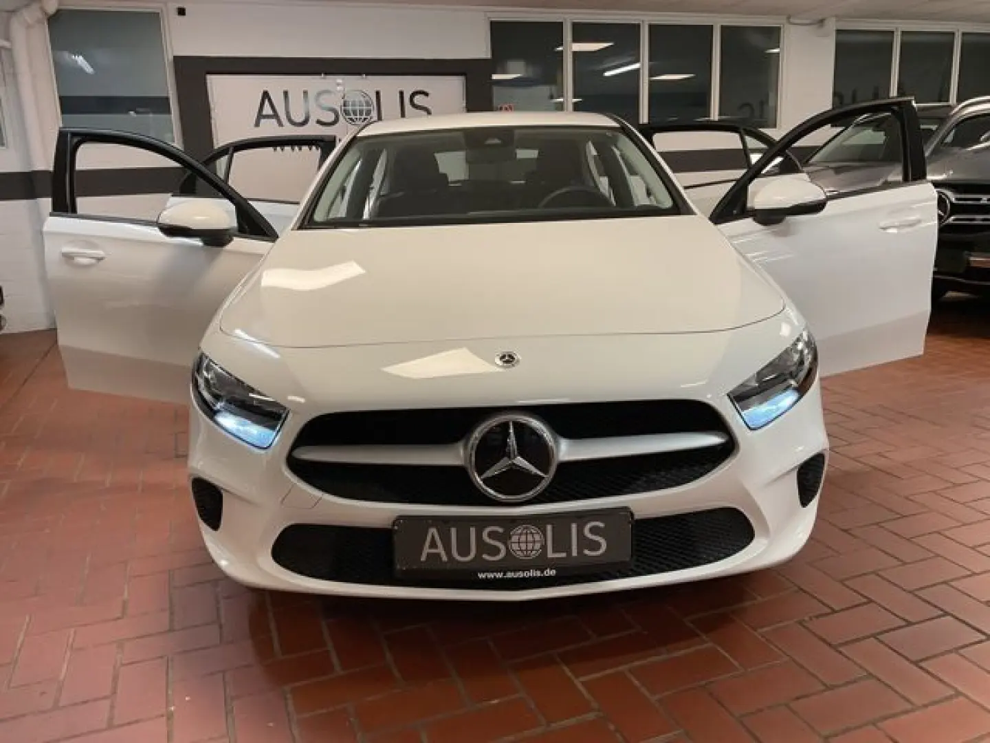 A 200 Navi Parkassistent MBUX
