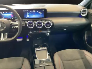 A 180 AMG SPURASSIST PARKASSIST KAMERA KEYLESS