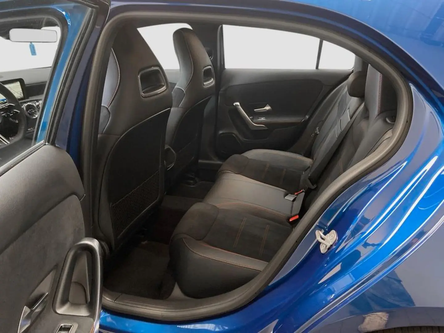 A 180  AMG Advanced AHK WinterPaket
