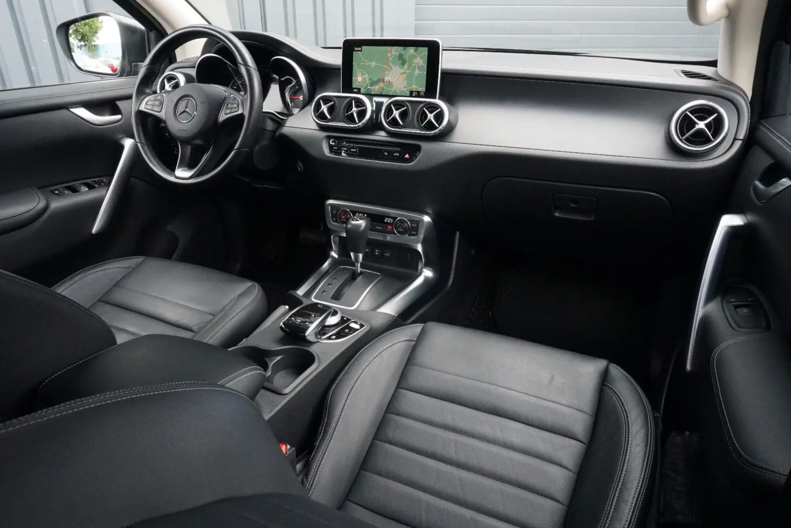 X 350d 4Matic DOKA Edition Power 360  Leder LED